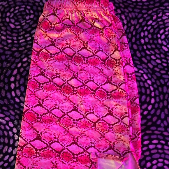 pink snake print shirt and skirt matching set - Picture 4 of 4